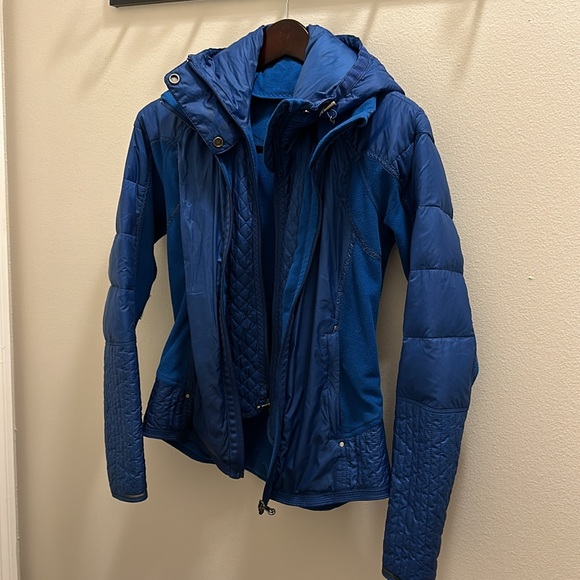 Lululemon Run: Bundle Up Jacket in Limitless Blue | size 6 - Picture 8 of 16